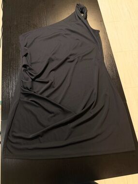 H&M Black Asymmetrical One-Shoulder Skirt